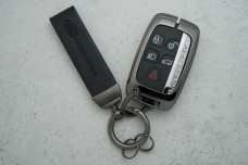 Чохол Land Rover чорний сірий шкіра + метал, універсальний 