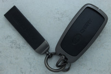 Чохол Chery чорний метал шкіра універсальний