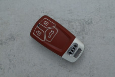 Чохол Audi коричневий поліуретан