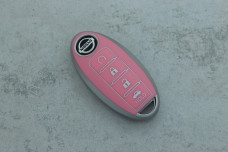 Чохол Nissan рожевий