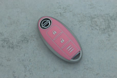 Чохол Nissan рожевий поліуретан