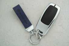 Чохол Mercedes синій метал шкіра універсальний