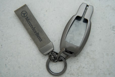 Чохол Mercedes сірий метал + шкіра універсальний