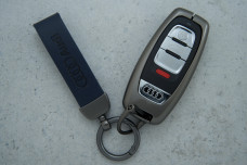 Чохол Audi сіро синій метал шкіра універсальний