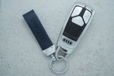 Чохол Audi синій метал шкіра універсальний