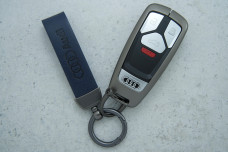 Чохол Audi сірий синій метал шкіра універсальний