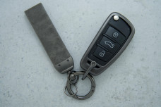 Чохол Audi сірий метал шкіра універсальний