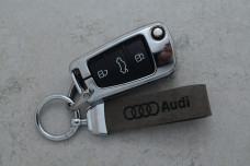 Чохол Audi сірий метал шкіра універсальний