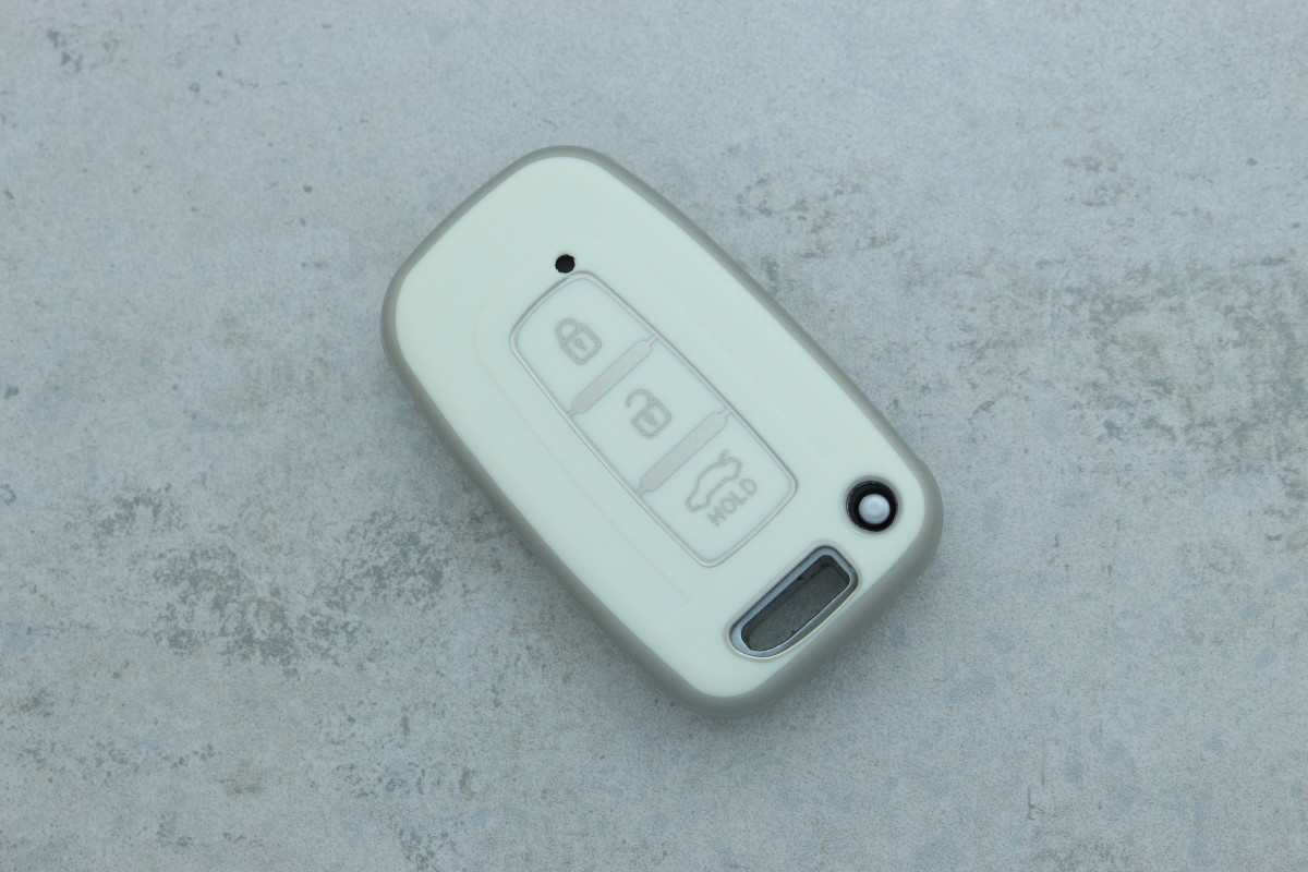 Чохол Hyundai білий поліуретан