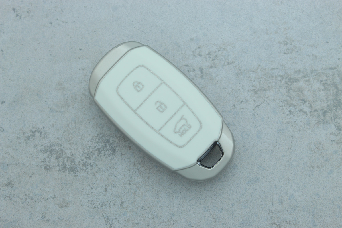 Чохол Hyundai білий поліуретан