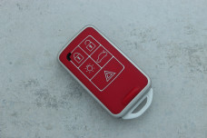 Чохол Volvo червоний