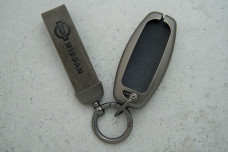 Чохол Nissan сірий шкіра + метал, універсальний