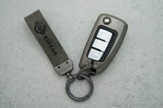 Чохол Nissan сірий метал + шкіра, універсальний