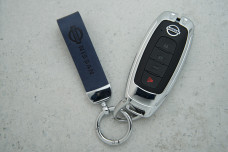 Чохол Nissan синій метал + шкіра, універсальний