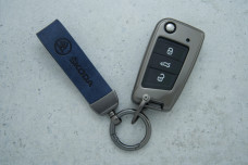 Чохол Skoda синій сірий метал шкіра універсальний