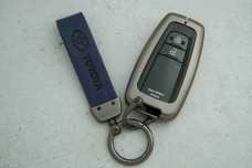 Чохол Toyota синій шкіра метал універсальний 