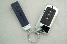 Чохол Toyota синій метал шкіра універсальний