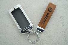 Чохол Volvo коричневий метал + шкіра, універсальний