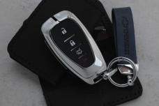 Чохол Chevrolet синій метал шкіра універсальний