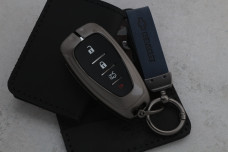 Чохол Chevrolet графіт синій метал шкіра універсальний
