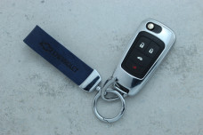 Чохол Chevrolet синій метал шкіра універсальний