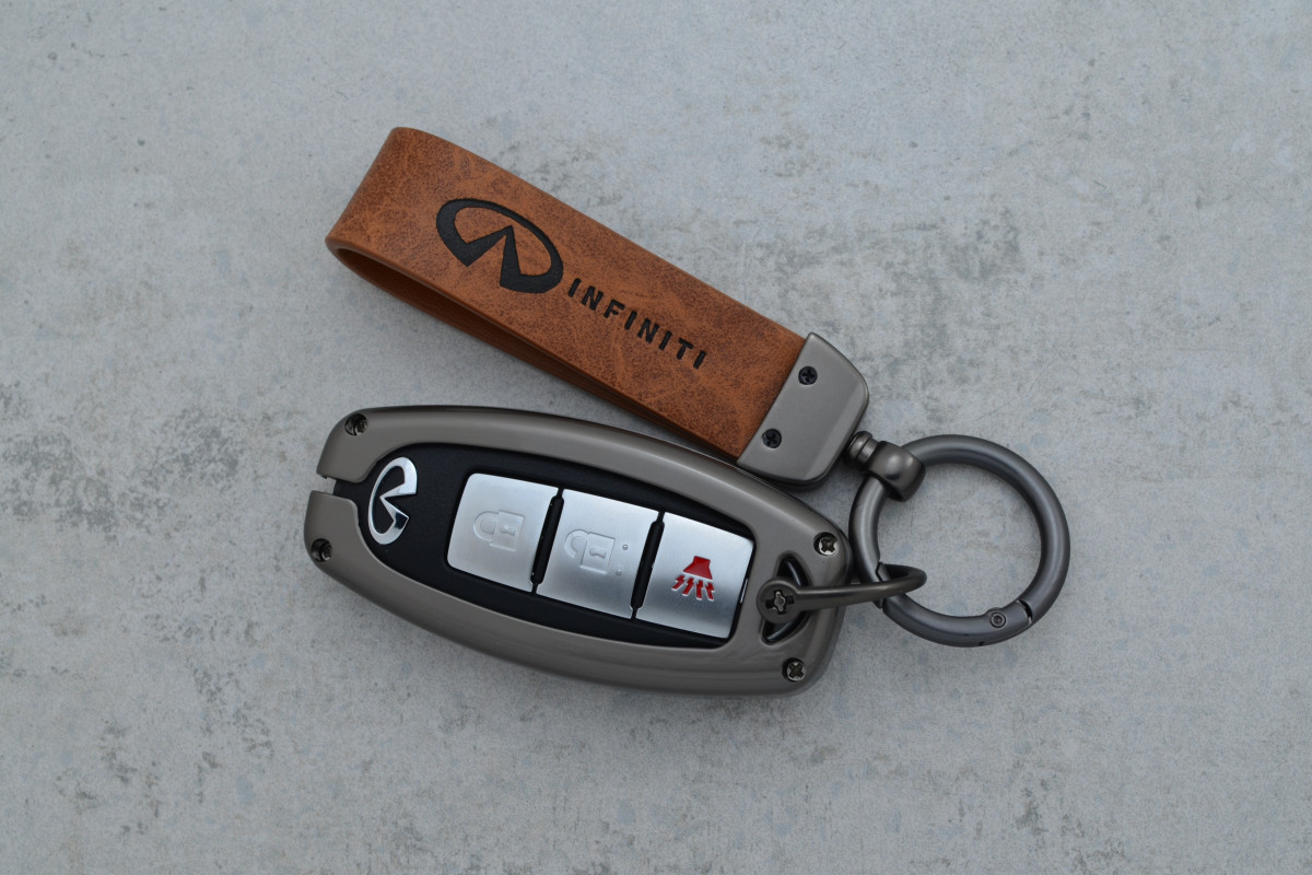 Чохол Infiniti сірий коричневий метал шкіра універсальний