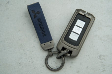 Чохол Mitsibishi сірий синій метал шкіра універсальний