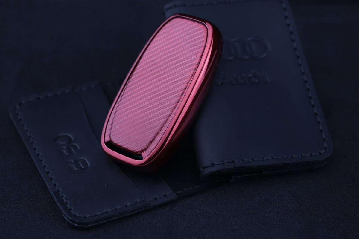 Чохол Audi carbon червоний універсальний