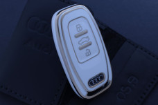 Чохол Audi білий