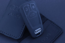 Чохол Audi чорний матовий