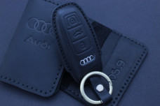 Чохол Audi чорний шкіра