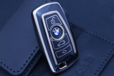 Чохол BMW чорний з золотом