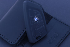 Чохол BMW чорний матовий