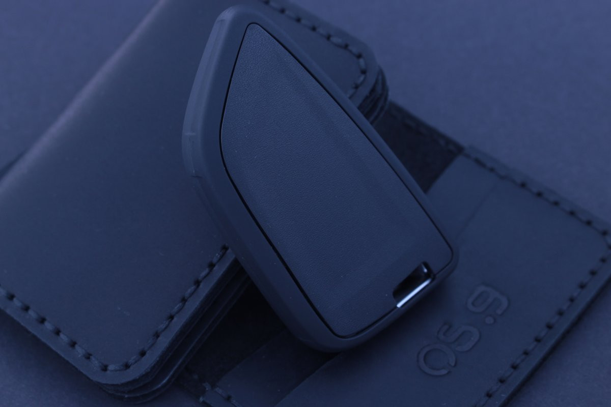 Чохол BMW чорний матовий