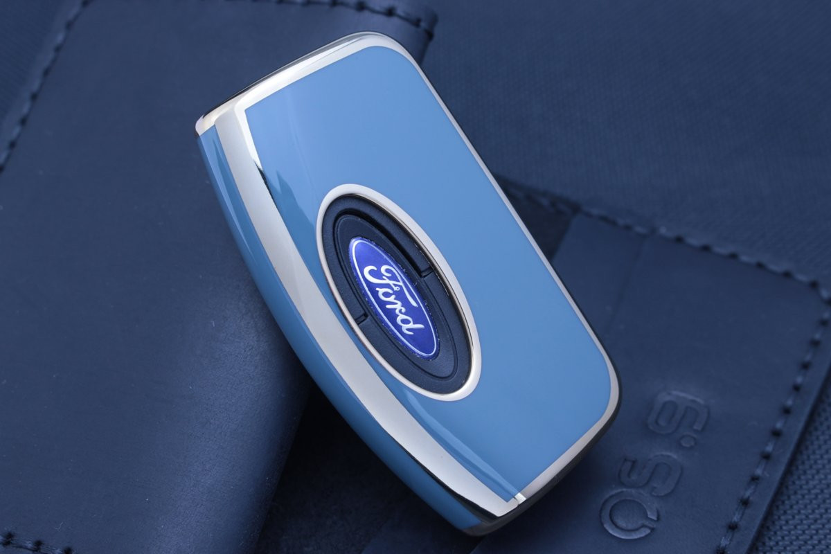 Чохол Ford темно-блакитний