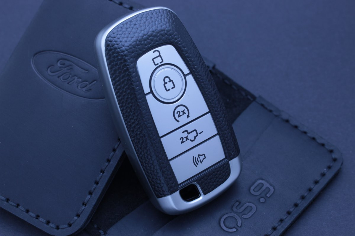 Чохол Ford срібло фактура шкіри