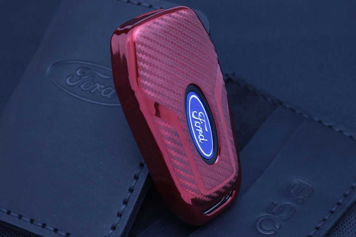 Чохол Ford carbon червоний універсальний