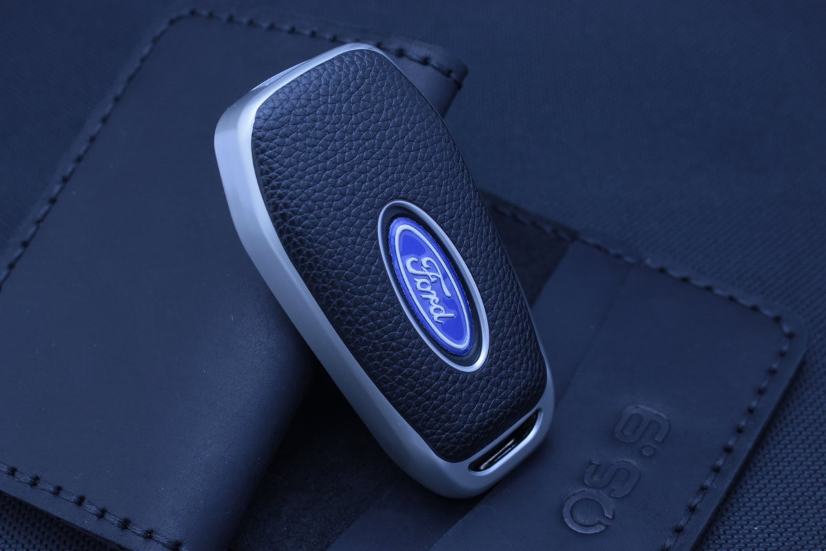 Чохол Ford срібло фактура шкіри