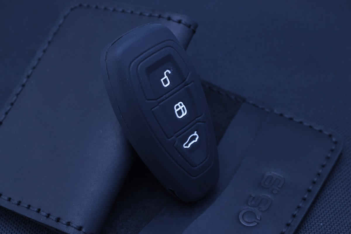 Чохол Ford чорний силікон