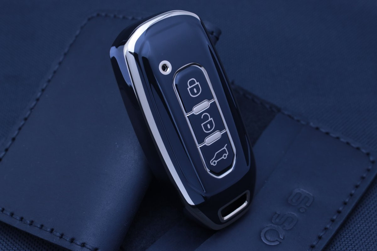 Чохол Ford чорний з золотом