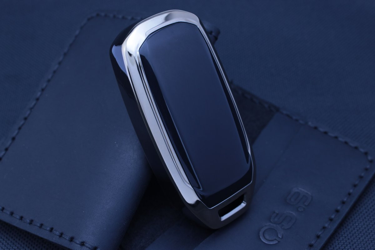 Чохол Ford чорний з золотом