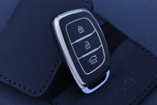 Чохол Hyundai чорний з золотом