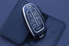 Чохол Hyundai чорний з золотом