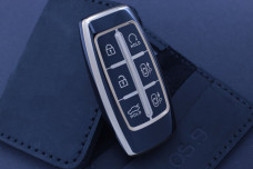 Чохол Hyundai чорний з золотом