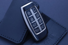 Чохол Hyundai чорний з золотом