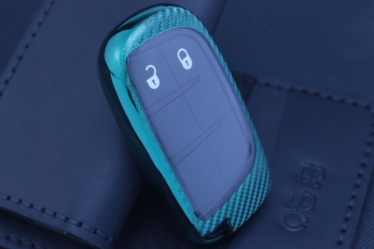 Чохол Chrysler/Dodge/Fiat/Jeep carbon зелений універсальний