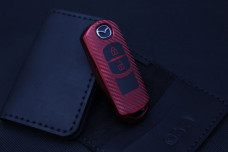Чохол Mazda carbon універсальний червоний