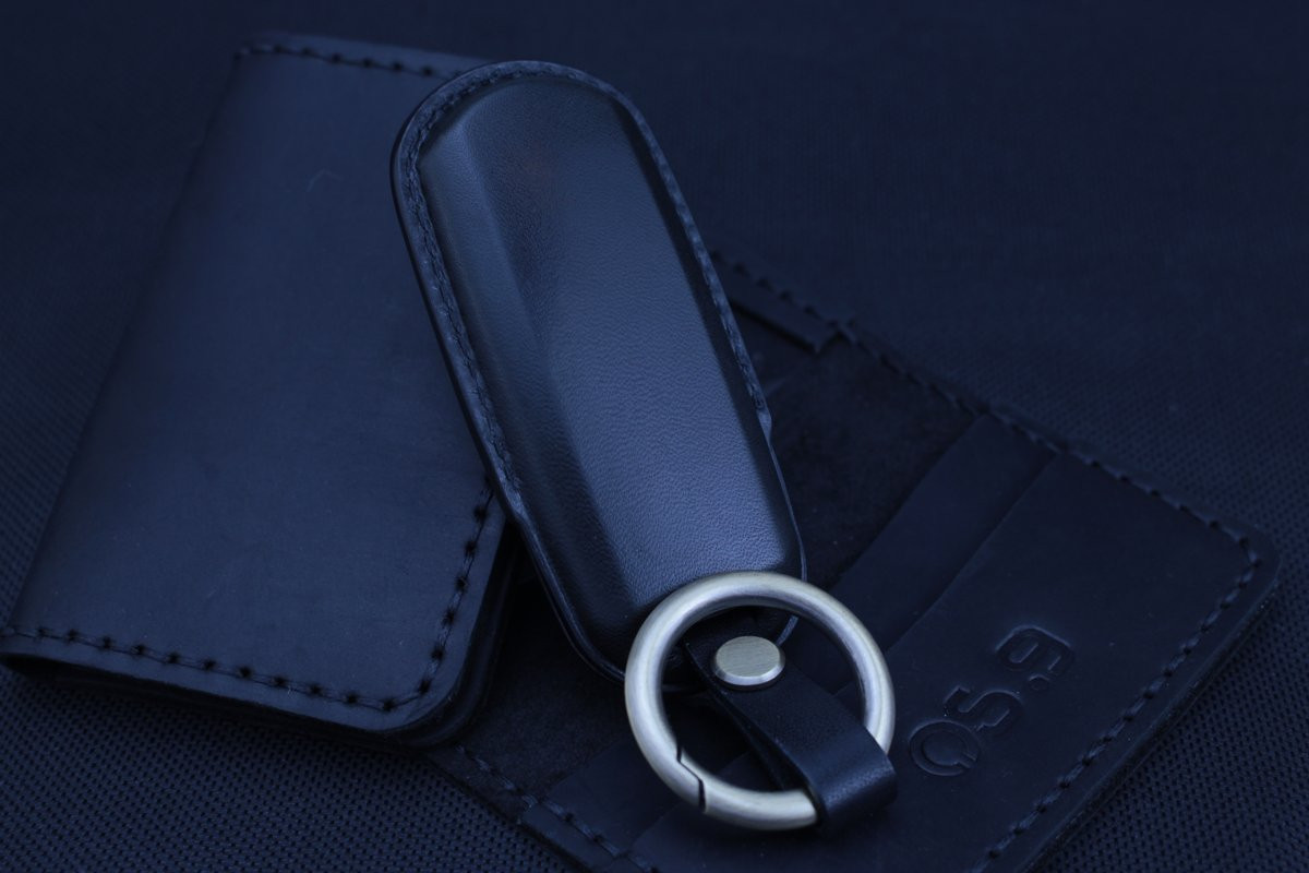 Чохол Mazda чорний