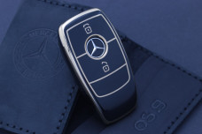 Чохол Mercedes чорний з золотом