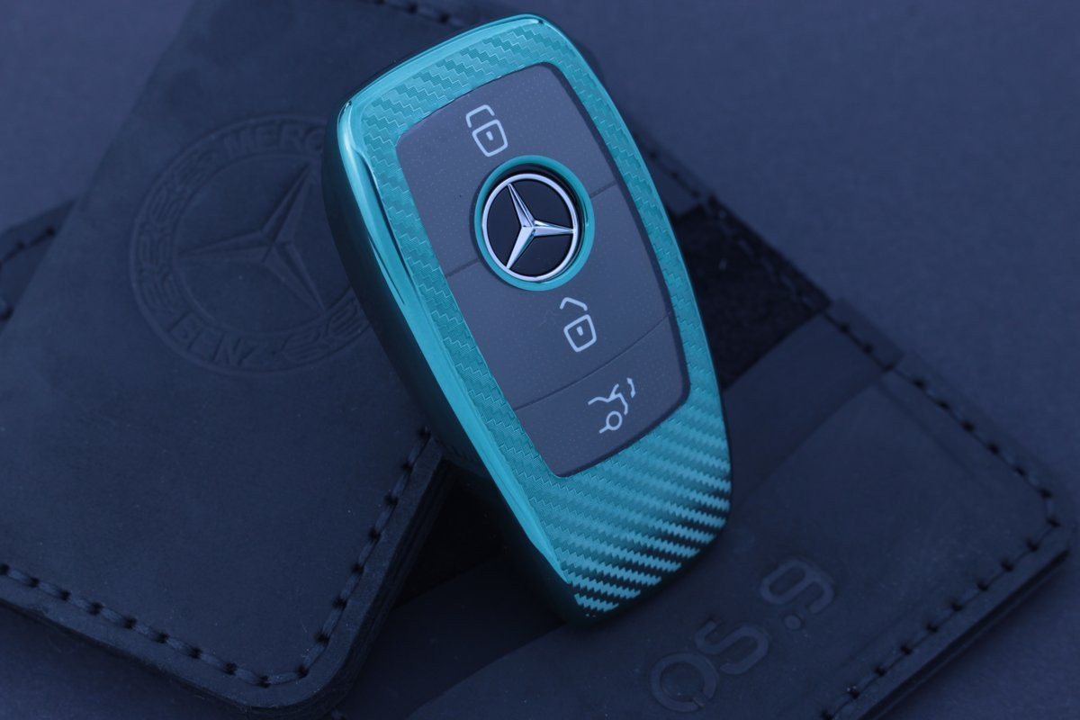 Чохол Mercedes carbon зелений універсальний